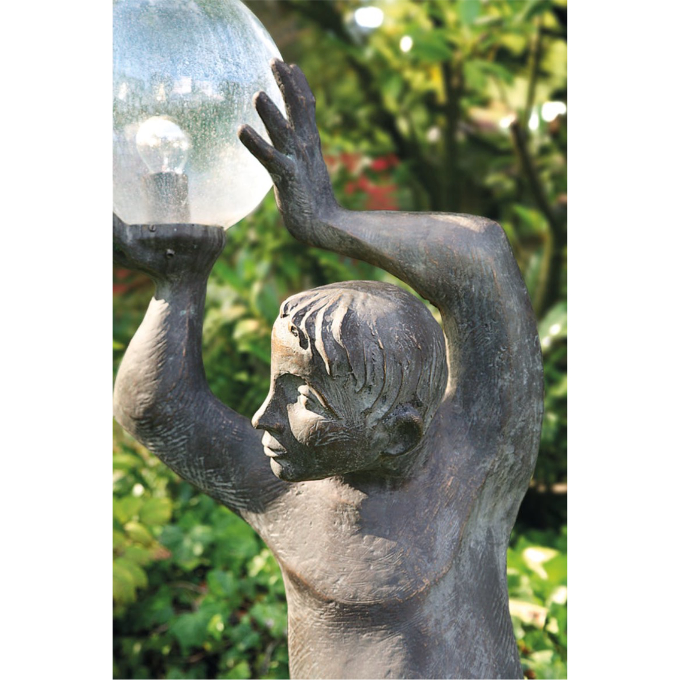 Gartenfigur Leuchte Lichttrager Bronze Bildhauerei Shop